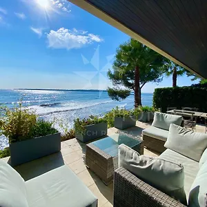 Adriana By Terry's Homes Waterfront Seaview Apartment